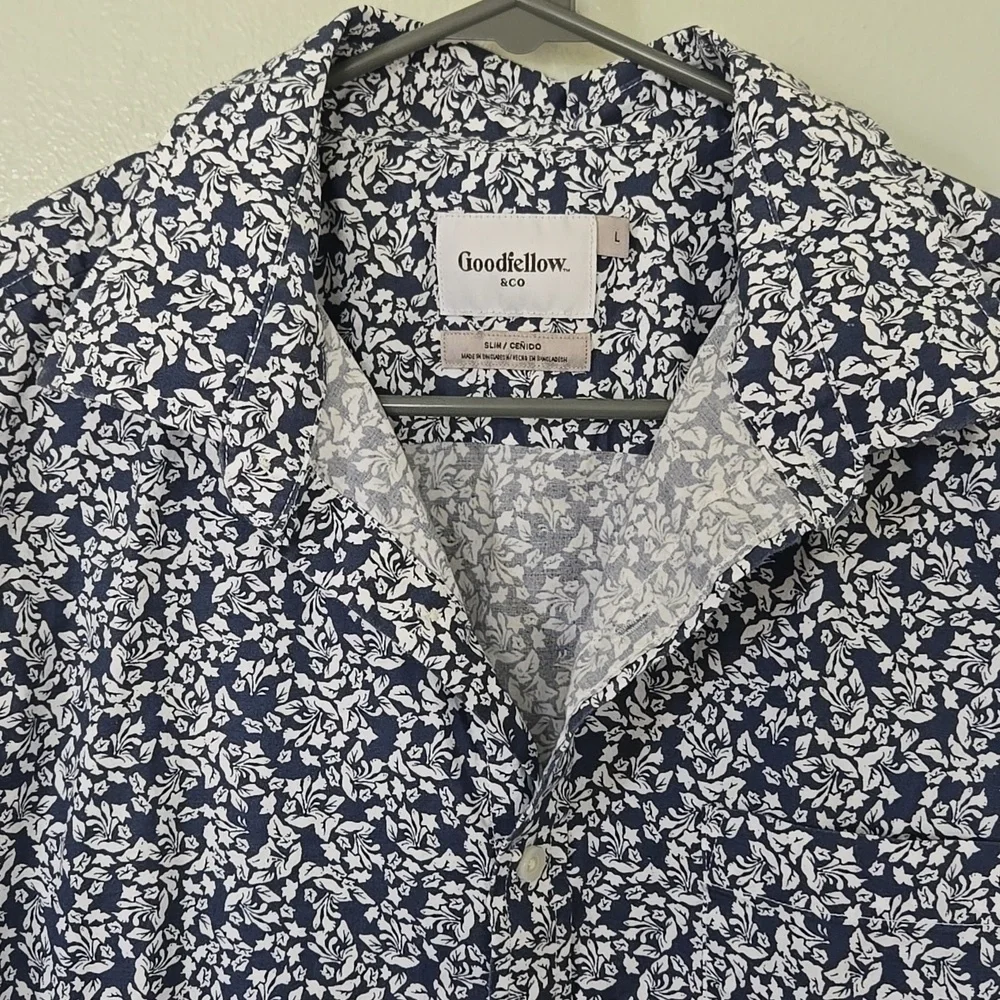 Goodfellow Blue Floral Button Down Shirt Size Large